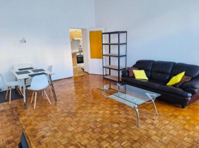 Nowowiejska Flat with a balcony